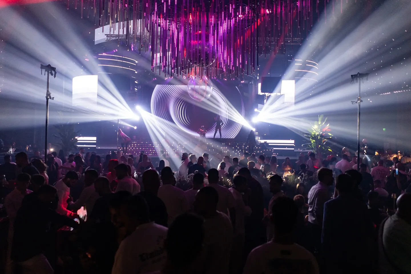 VIP nightclub access Budapest
